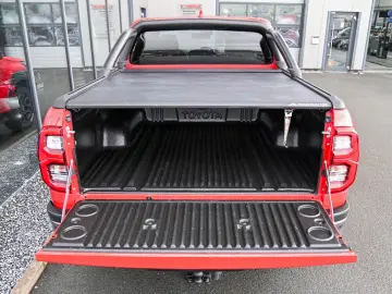 TOYOTA Hilux 2.8 D Aut. 4x4 Double Cab  Invincible  AHK