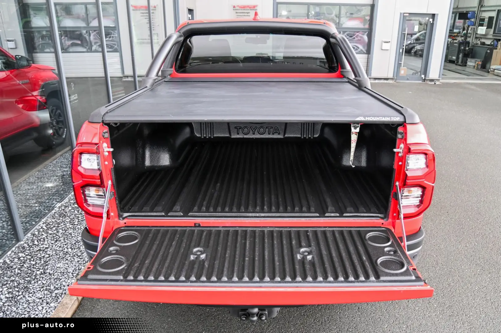 TOYOTA Hilux 2.8 D Aut. 4x4 Double Cab  Invincible  AHK