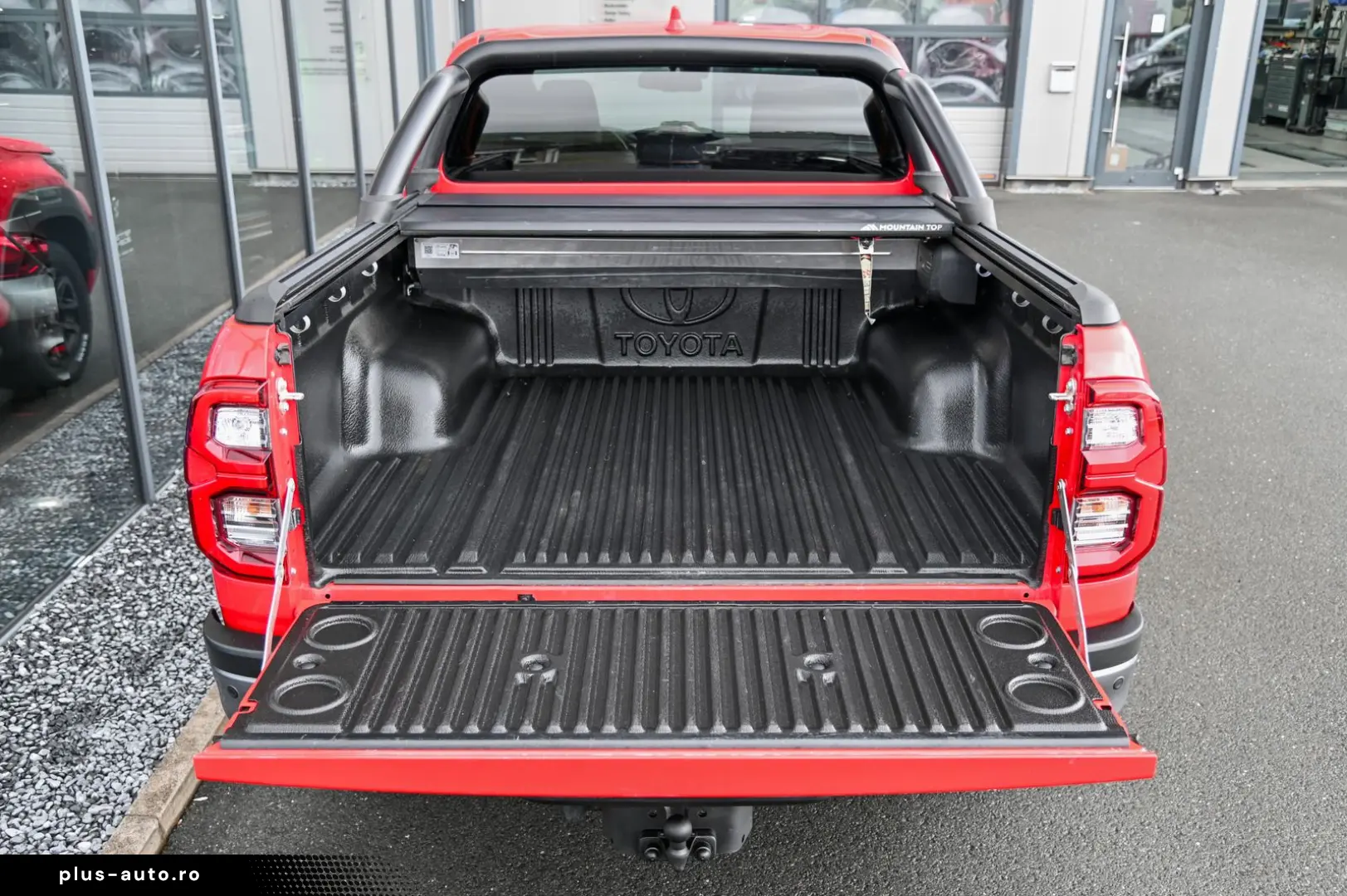 TOYOTA Hilux 2.8 D Aut. 4x4 Double Cab  Invincible  AHK