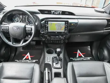 TOYOTA Hilux 2.8 D Aut. 4x4 Double Cab  Invincible  AHK