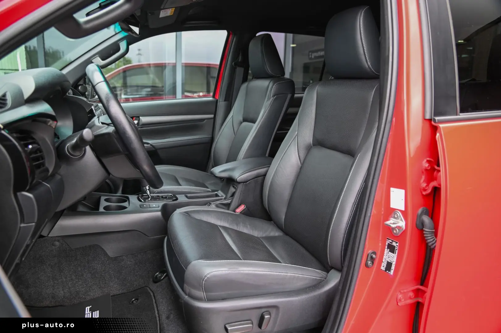 TOYOTA Hilux 2.8 D Aut. 4x4 Double Cab  Invincible  AHK