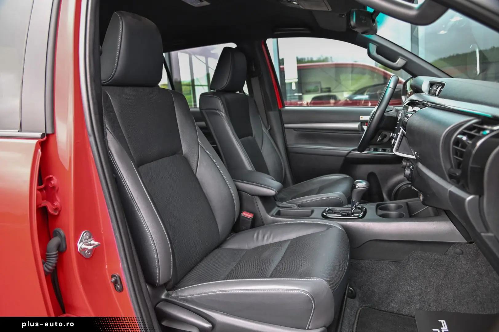 TOYOTA Hilux 2.8 D Aut. 4x4 Double Cab  Invincible  AHK