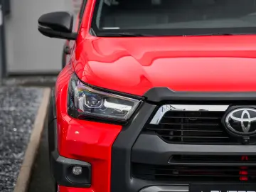 TOYOTA Hilux 2.8 D Aut. 4x4 Double Cab  Invincible  AHK