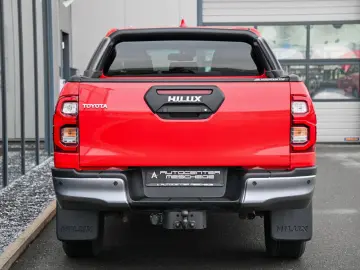 TOYOTA Hilux 2.8 D Aut. 4x4 Double Cab  Invincible  AHK