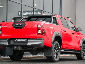 TOYOTA Hilux 2.8 D Aut. 4x4 Double Cab  Invincible  AHK
