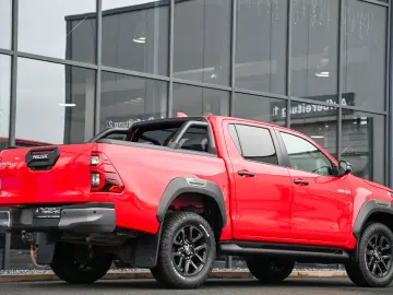 TOYOTA Hilux 2.8 D Aut. 4x4 Double Cab  Invincible  AHK