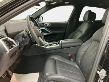 BMW X6 M60i xDrive AHK Pano Innovation B&W Standhzg.