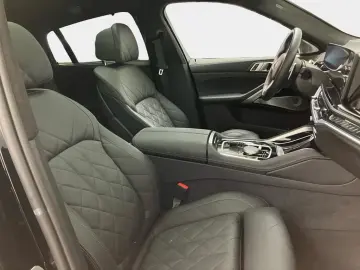 BMW X6 M60i xDrive AHK Pano Innovation B&W Standhzg.
