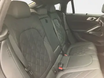 BMW X6 M60i xDrive AHK Pano Innovation B&W Standhzg.