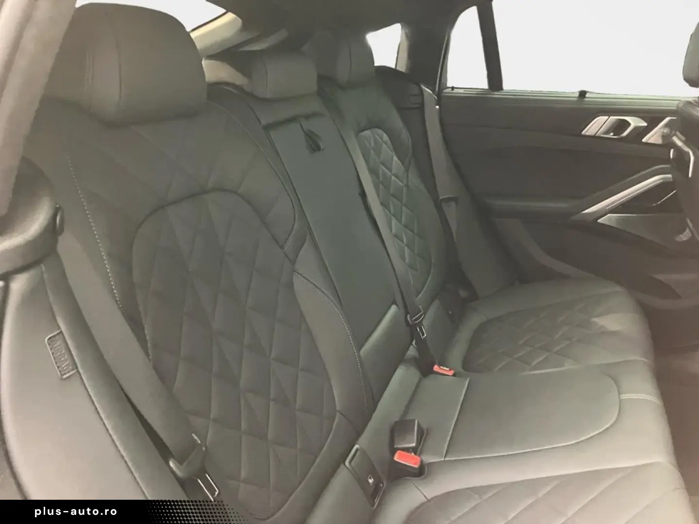 BMW X6 M60i xDrive AHK Pano Innovation B&W Standhzg.