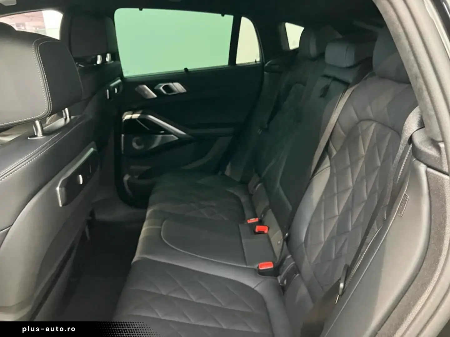BMW X6 M60i xDrive AHK Pano Innovation B&W Standhzg.