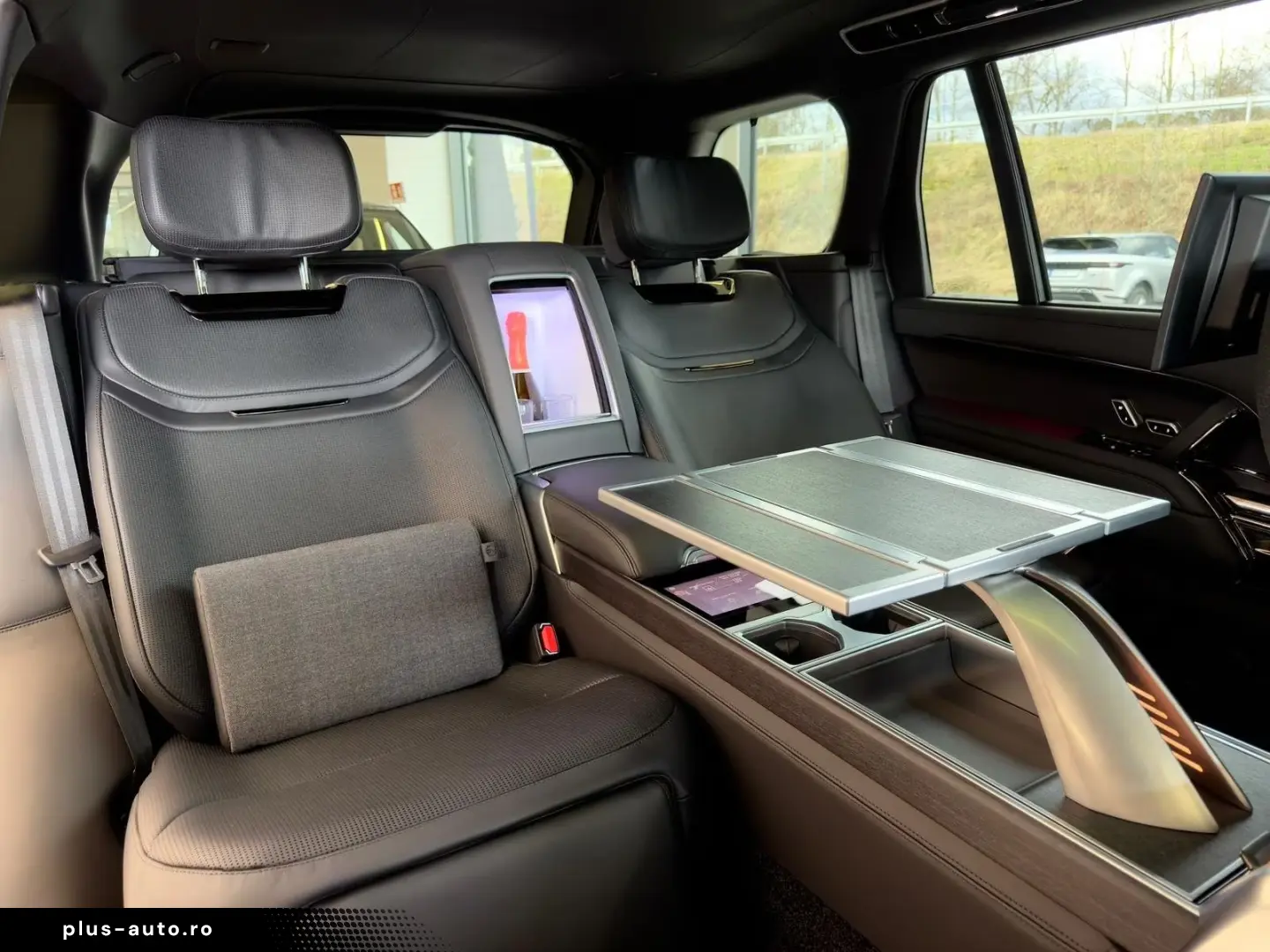 Land Rover Range Rover LWB P615 SV