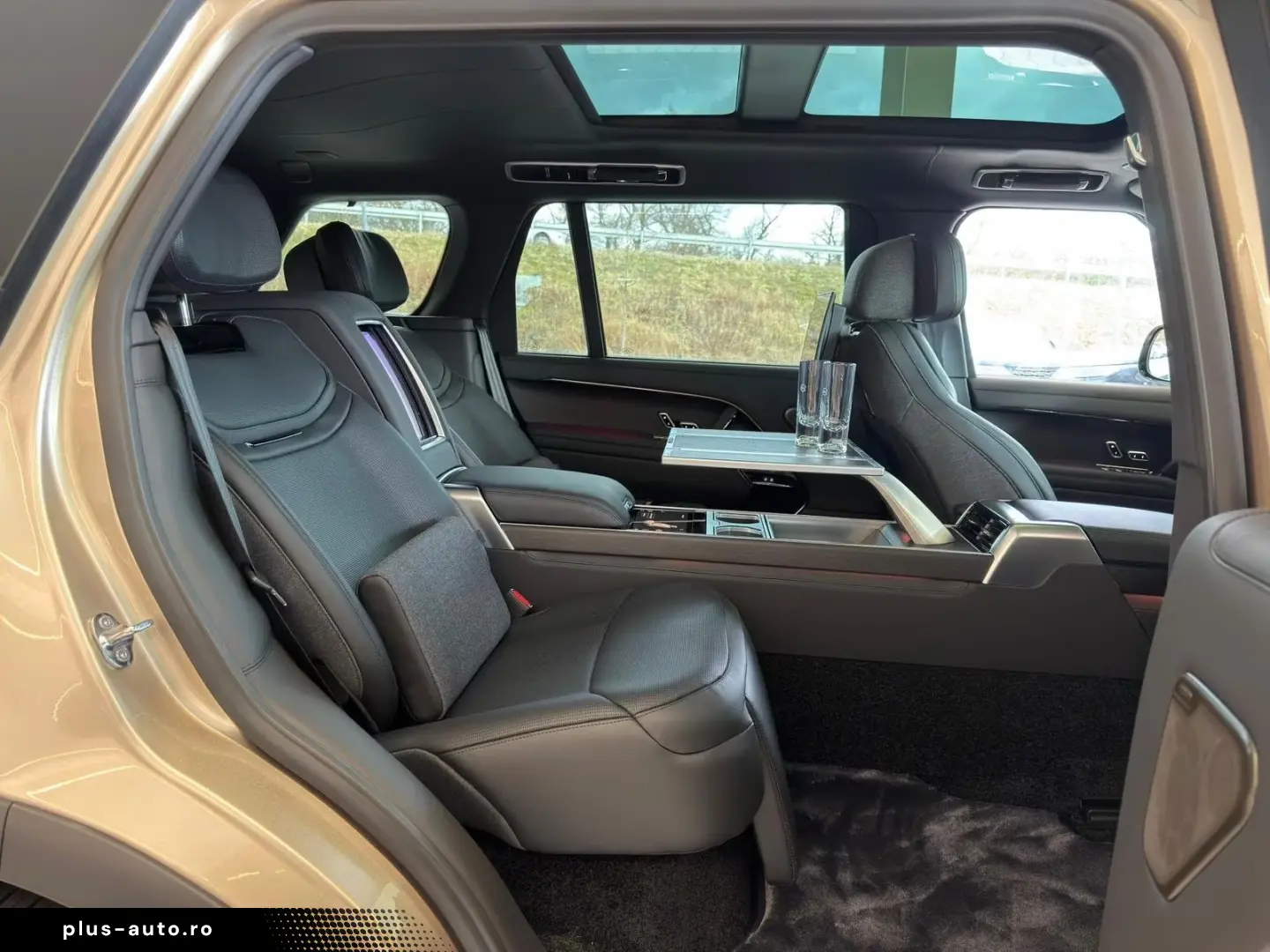 Land Rover Range Rover LWB P615 SV