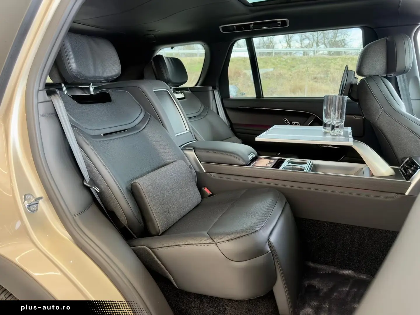 Land Rover Range Rover LWB P615 SV