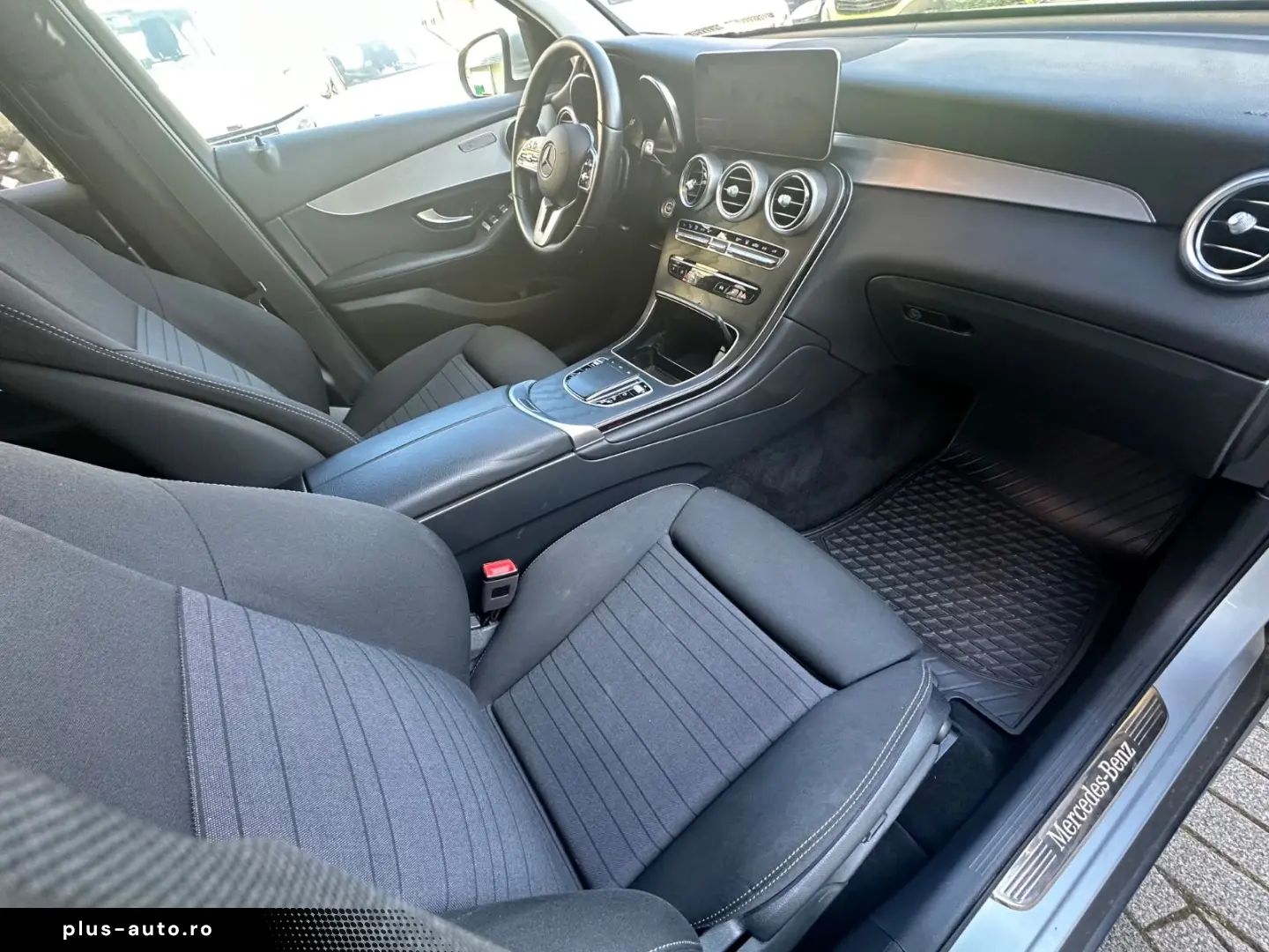 MERCEDES-BENZ GLC 220 4Matic STHZ SHZ NAVI KAMERA DISTR
