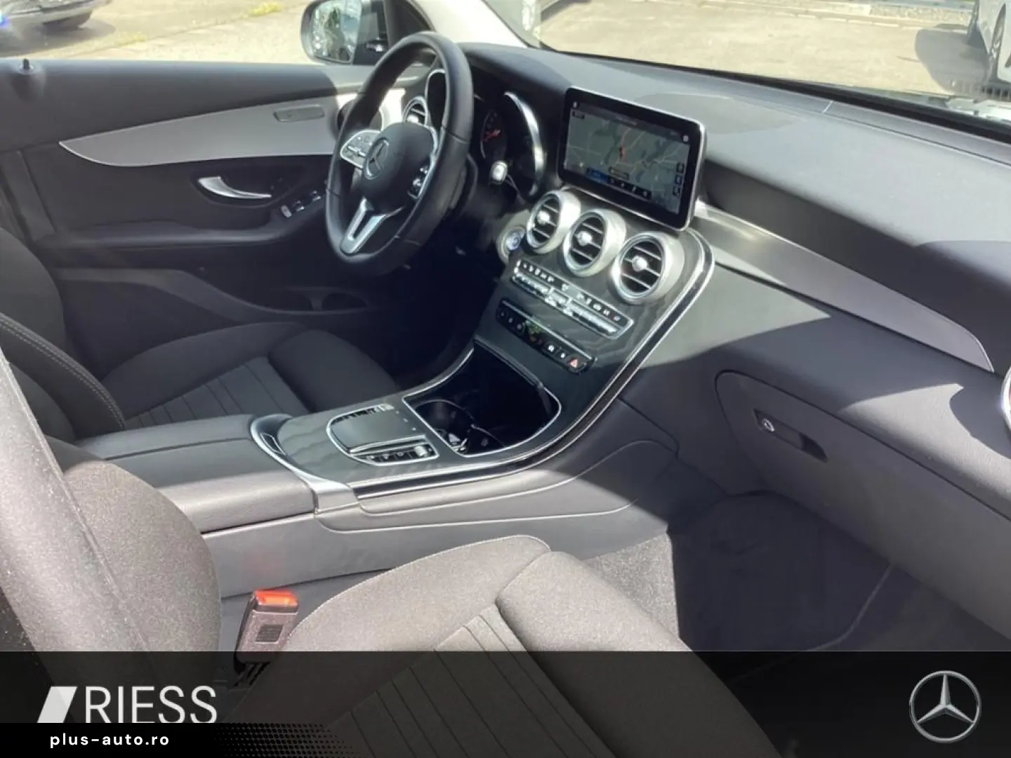 MERCEDES-BENZ GLC 300 de 4M Fahrass.P AHK Ambiente Kam PTS
