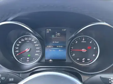 MERCEDES-BENZ GLC 220 d 4Matic LED High Perf  SHZ  NAVI  DAB