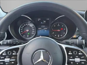 MERCEDES-BENZ GLC 220 d 4Matic LED High Perf  SHZ  NAVI  DAB