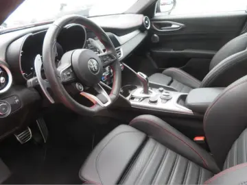Alfa Romeo Giulia Competizione Q4 280 CP