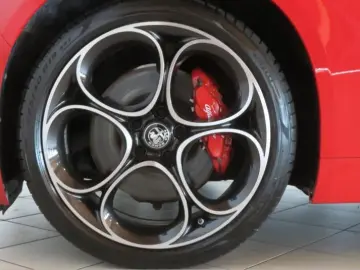 Alfa Romeo Giulia Competizione Q4 280 CP