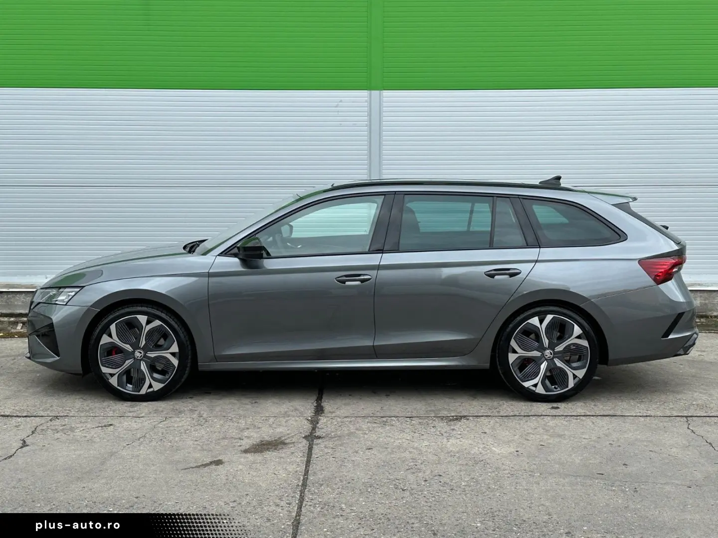 SKODA RS 265PS DSG NAVI DCC PADACH KAMERA eHK LM19 AHK