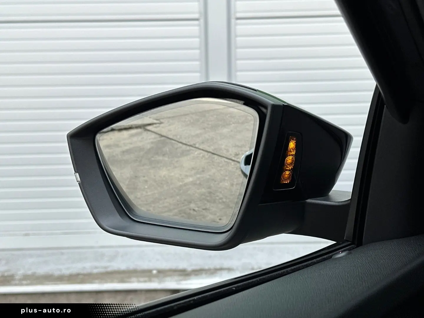 SKODA RS 265PS DSG NAVI DCC PADACH KAMERA eHK LM19 AHK