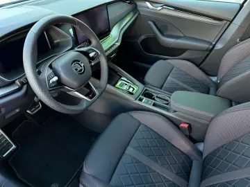 SKODA RS 265PS DSG NAVI DCC PADACH KAMERA eHK LM19 AHK