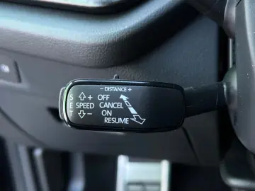 SKODA RS 265PS DSG NAVI DCC PADACH KAMERA eHK LM19 AHK