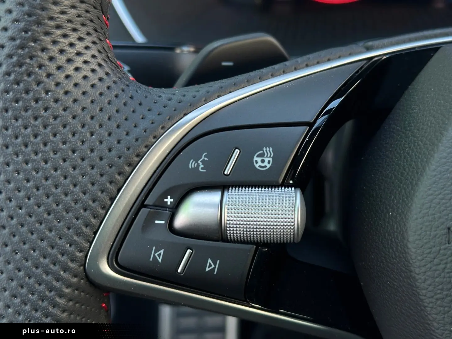 SKODA RS 265PS DSG NAVI DCC PADACH KAMERA eHK LM19 AHK
