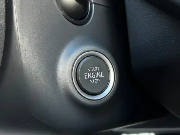SKODA RS 265PS DSG NAVI DCC PADACH KAMERA eHK LM19 AHK