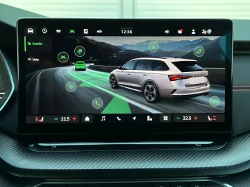 SKODA RS 265PS DSG NAVI DCC PADACH KAMERA eHK LM19 AHK