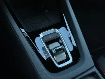 SKODA RS 265PS DSG NAVI DCC PADACH KAMERA eHK LM19 AHK
