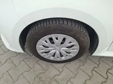 TOYOTA YARIS 1 5-l-VVT-i Hybrid CVT Comfort