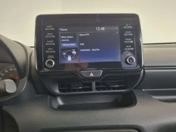 TOYOTA YARIS 1 5-l-VVT-i Hybrid CVT Comfort