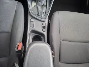 TOYOTA YARIS 1 5-l-VVT-i Hybrid CVT Comfort