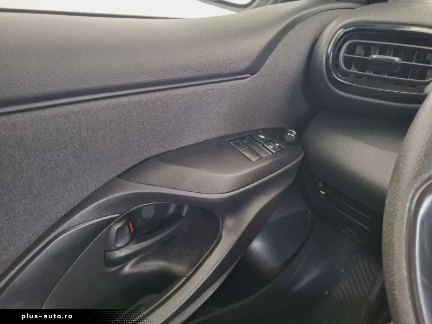 TOYOTA YARIS 1 5-l-VVT-i Hybrid CVT Comfort