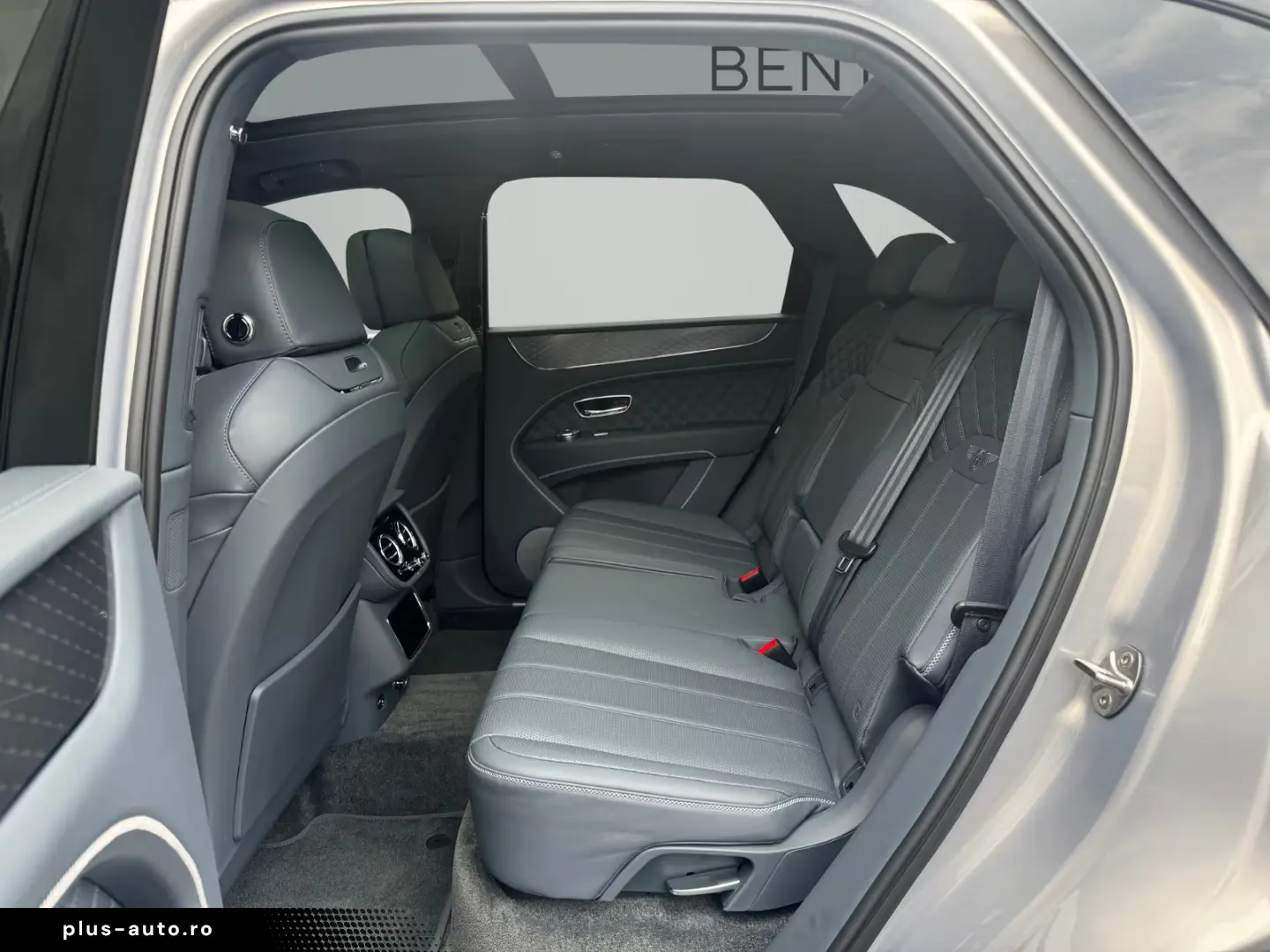 Bentley Bentayga V8 -1.HAND-BLACKLINE -BENTLEY