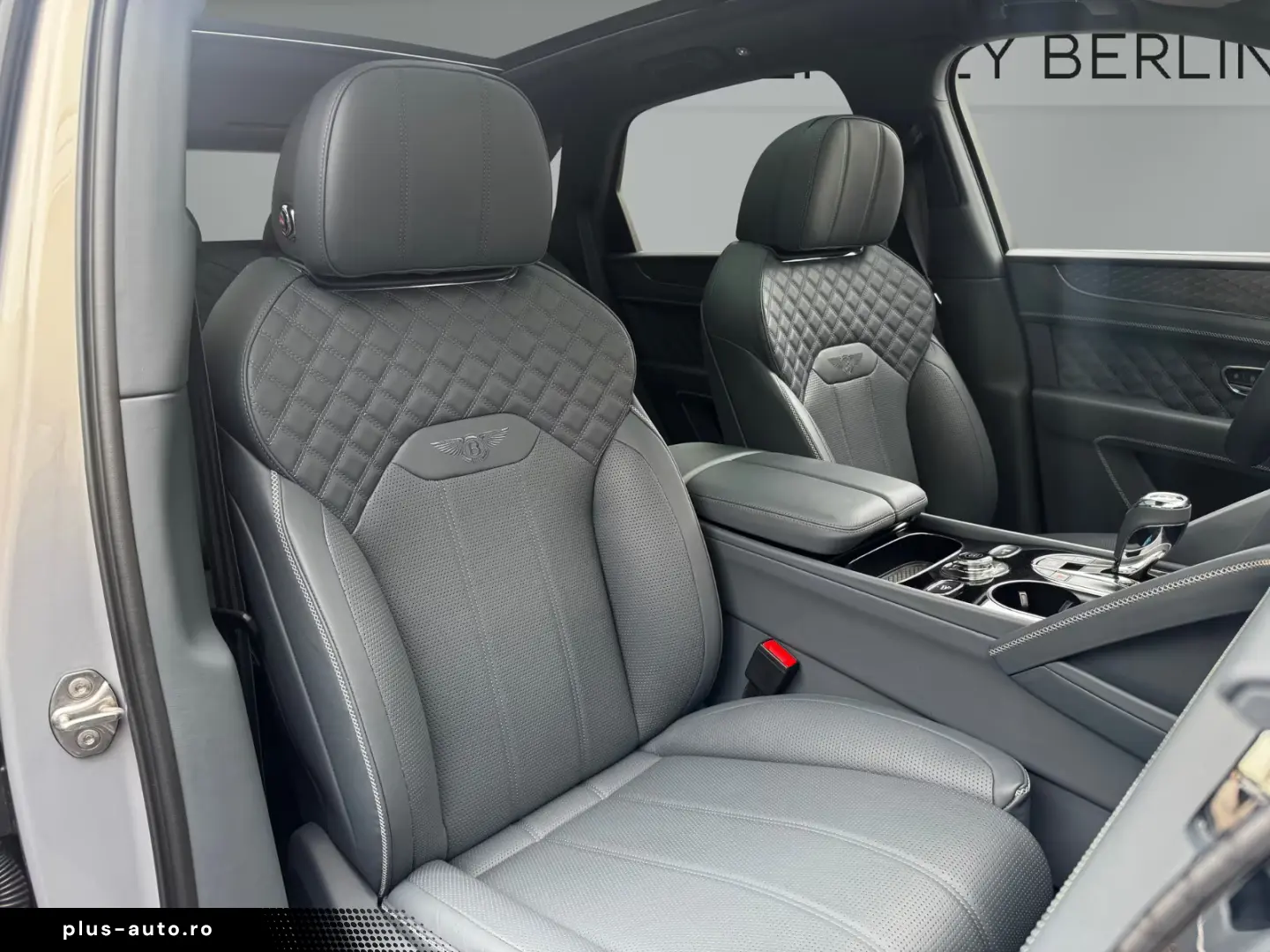 Bentley Bentayga V8 -1.HAND-BLACKLINE -BENTLEY