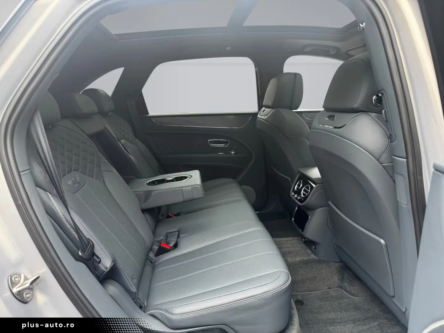 Bentley Bentayga V8 -1.HAND-BLACKLINE -BENTLEY