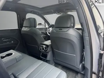Bentley Bentayga V8 -1.HAND-BLACKLINE -BENTLEY