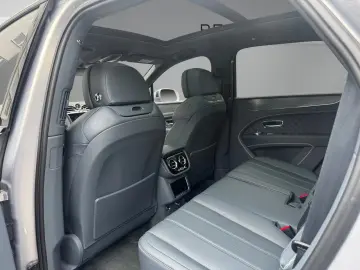 Bentley Bentayga V8 -1.HAND-BLACKLINE -BENTLEY