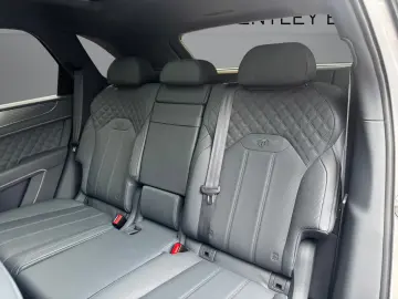 Bentley Bentayga V8 -1.HAND-BLACKLINE -BENTLEY
