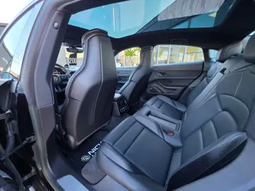 Porsche Taycan 4 S  HuD Matrix Pano Massage 360