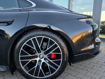 Porsche Taycan 4 S  HuD Matrix Pano Massage 360