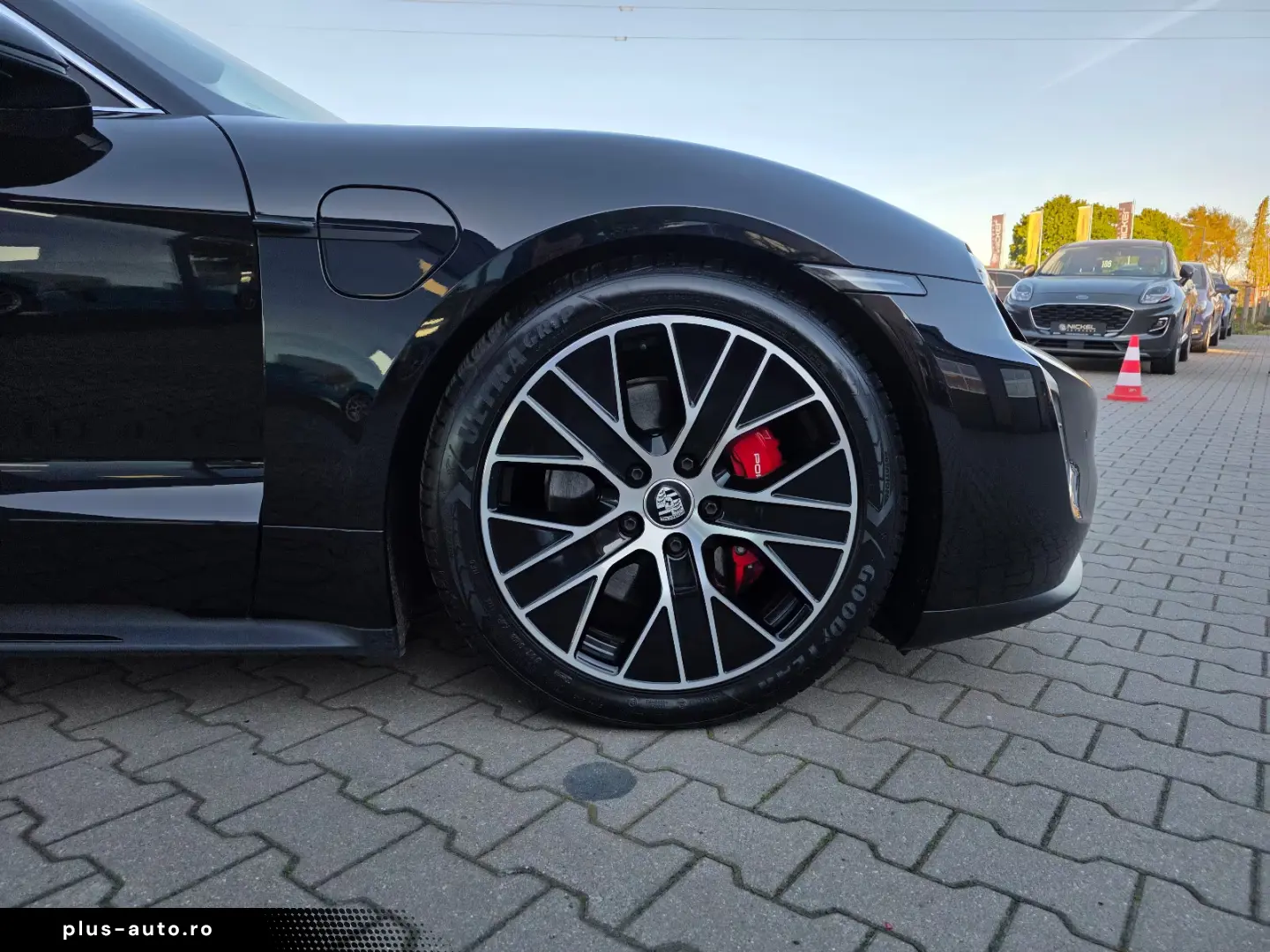 Porsche Taycan 4 S  HuD Matrix Pano Massage 360