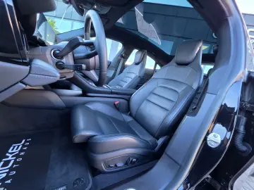 Porsche Taycan 4 S  HuD Matrix Pano Massage 360