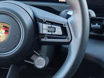 Porsche Taycan 4 S  HuD Matrix Pano Massage 360