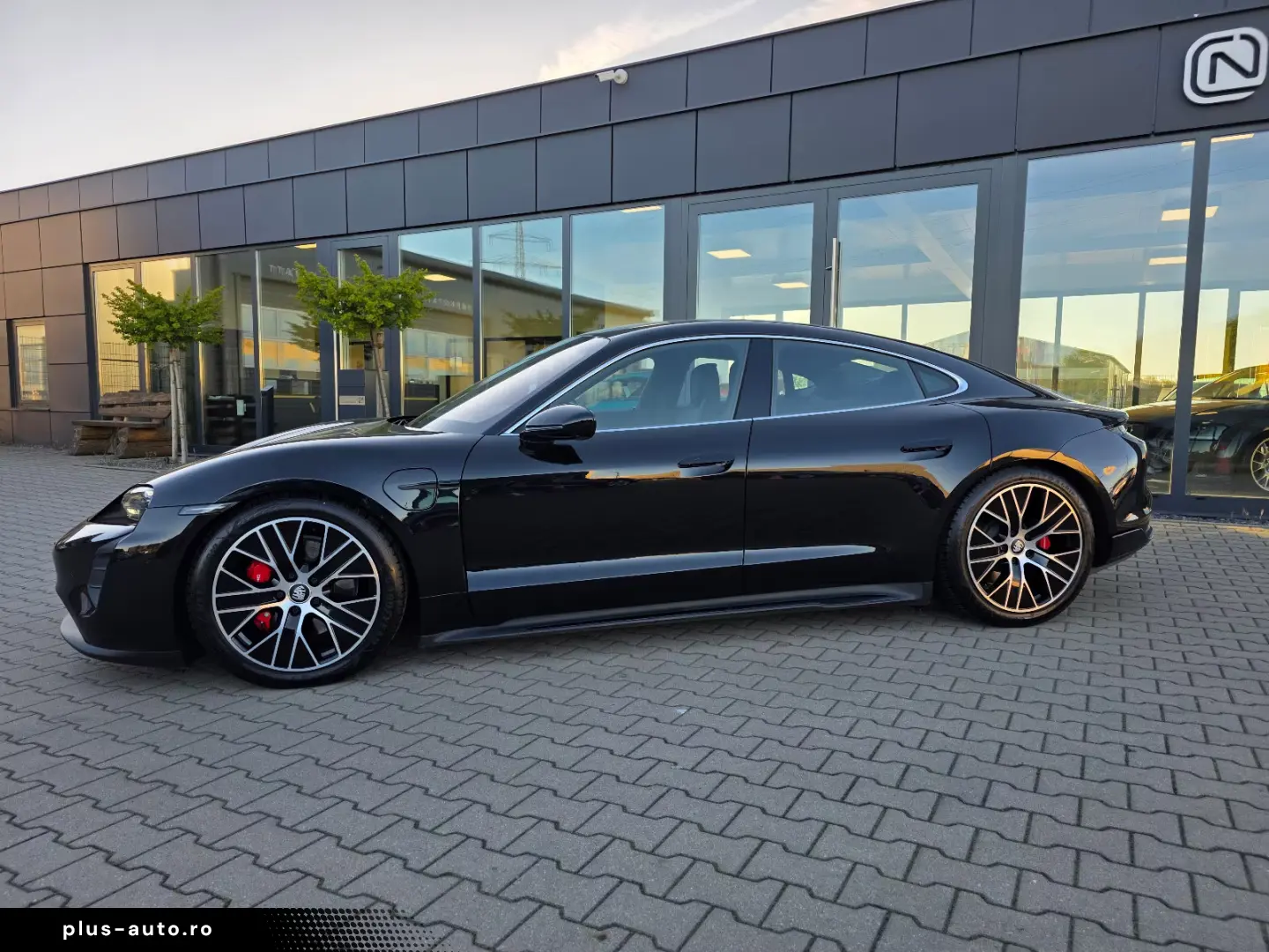 Porsche Taycan 4 S  HuD Matrix Pano Massage 360