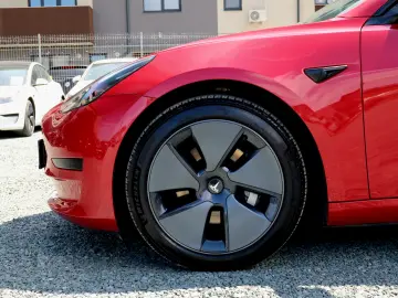 Tesla Model 3 Standard Reichweite Plus Hinterradantrieb