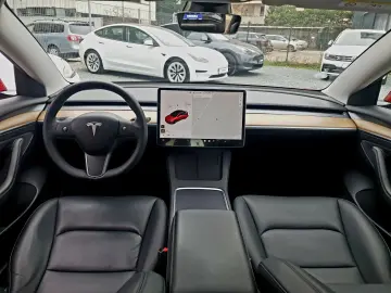 Tesla Model 3 Standard Reichweite Plus Hinterradantrieb